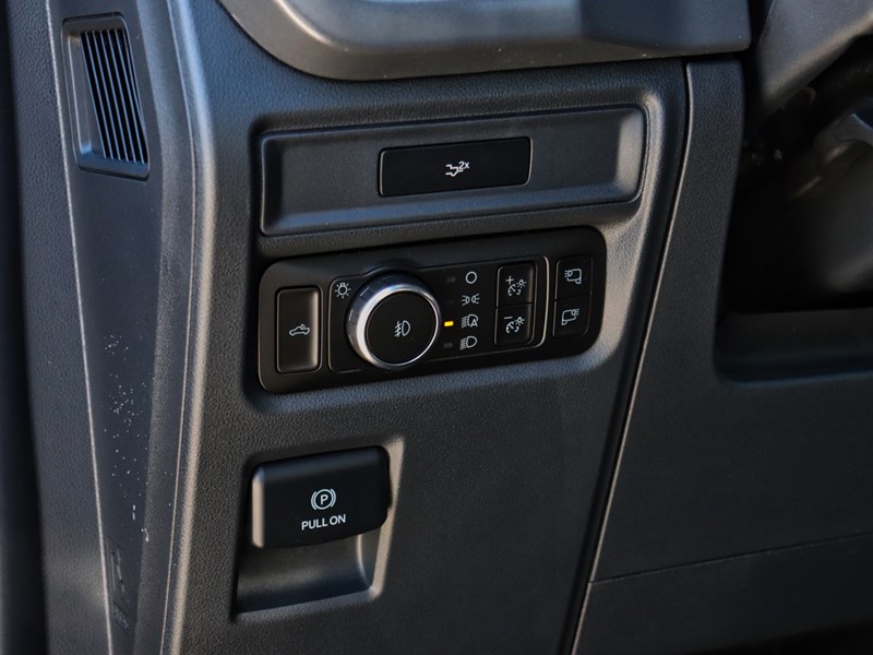 2026 Ford F-150 XLT | 4X4 | 2.7L | 302A | BLK PKG | 18s