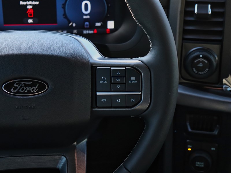 2026 Ford F-150 XLT | 4X4 | 2.7L | 302A | BLK PKG | 18s