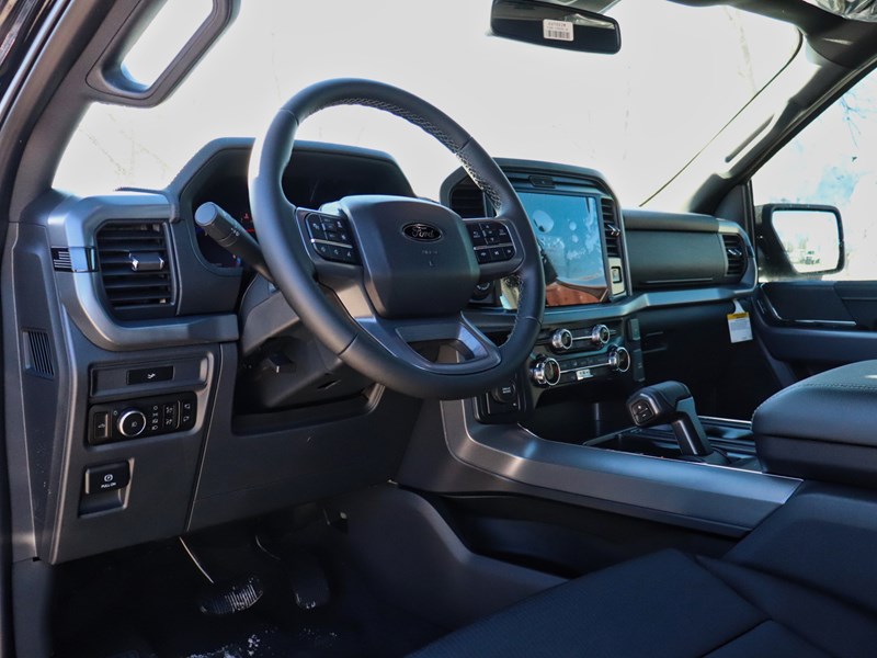 2026 Ford F-150 XLT | 4X4 | 2.7L | 302A | BLK PKG | 18s