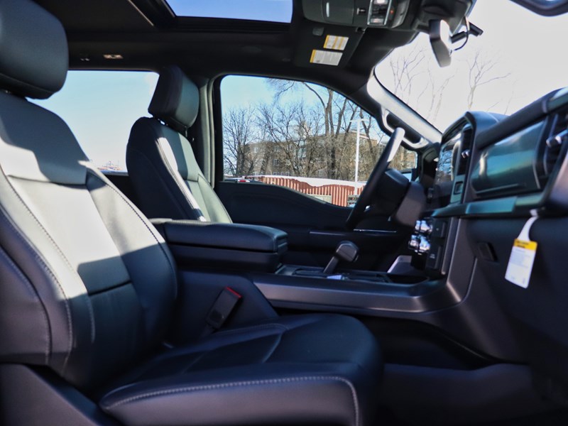 2026 Ford F-150 LARIAT | 4X4 | 5.0L | 502A |BLK PK |ROOF |BED UTL