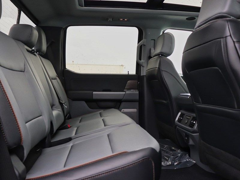 2026 Ford F-150 LARIAT | 4X4 | 5.0L | 502A | CHRM PK| ROOF | BED U