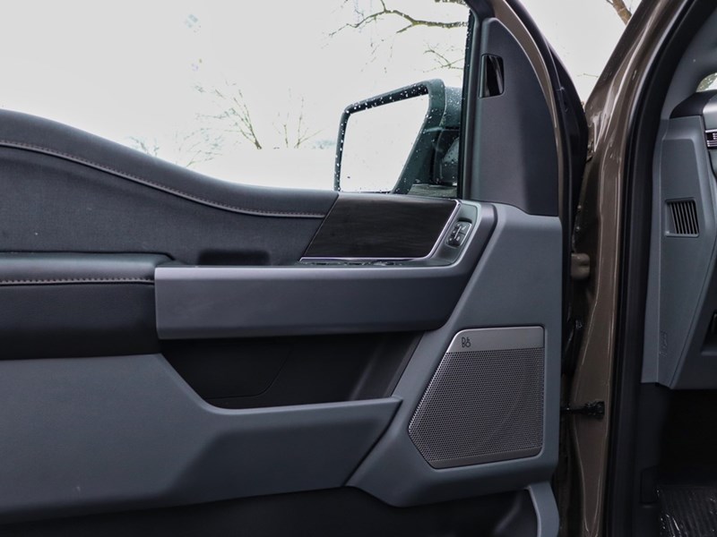 2026 Ford F-150 LARIAT | 4X4 | 5.0L | 502A | CHRM PK| ROOF | BED U