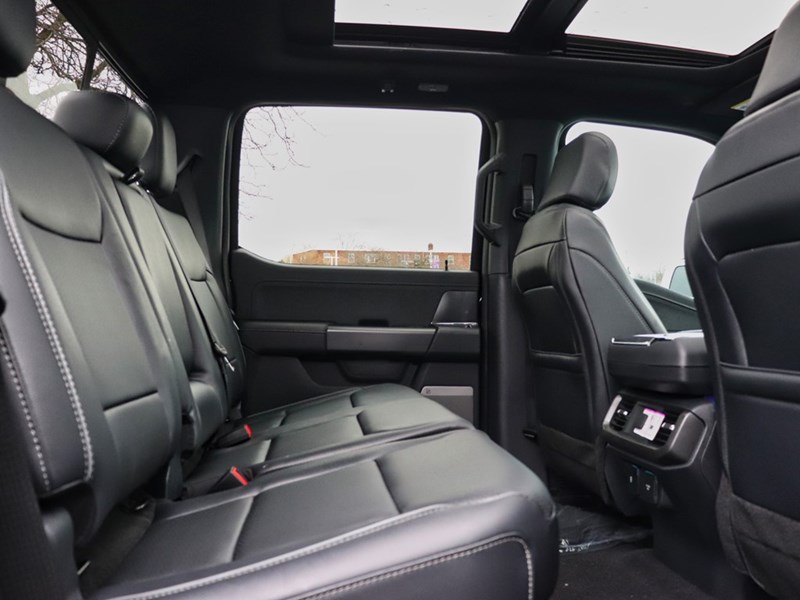 2026 Ford F-150 LARIAT | 4X4 | HYBRID | 501A | BLK PK | ROOF