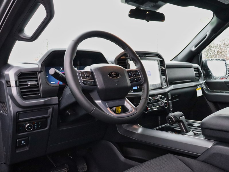 2026 Ford F-150 XLT | 4X4 | 2.7L | 301A |BLK PK | 18s