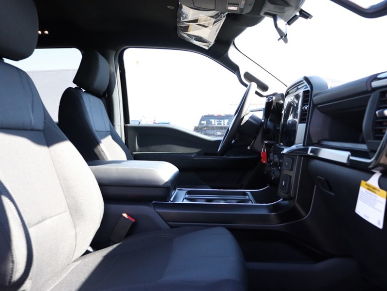 2026 Ford F-150 STX | 4X4 | 2.7L | 200B | 18s