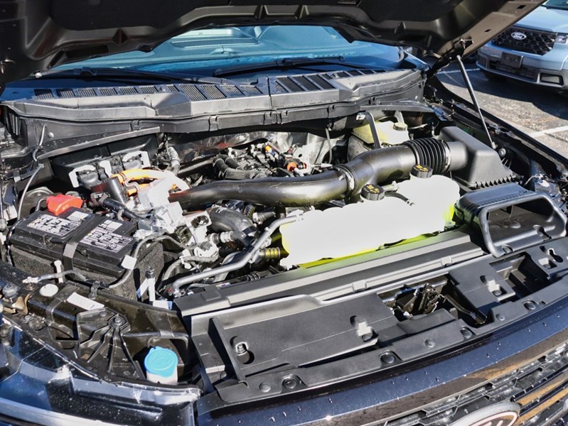 2026 Ford F-150 LARIAT | 4X4 | HYBRID | 501A | BLK PK | ROOF