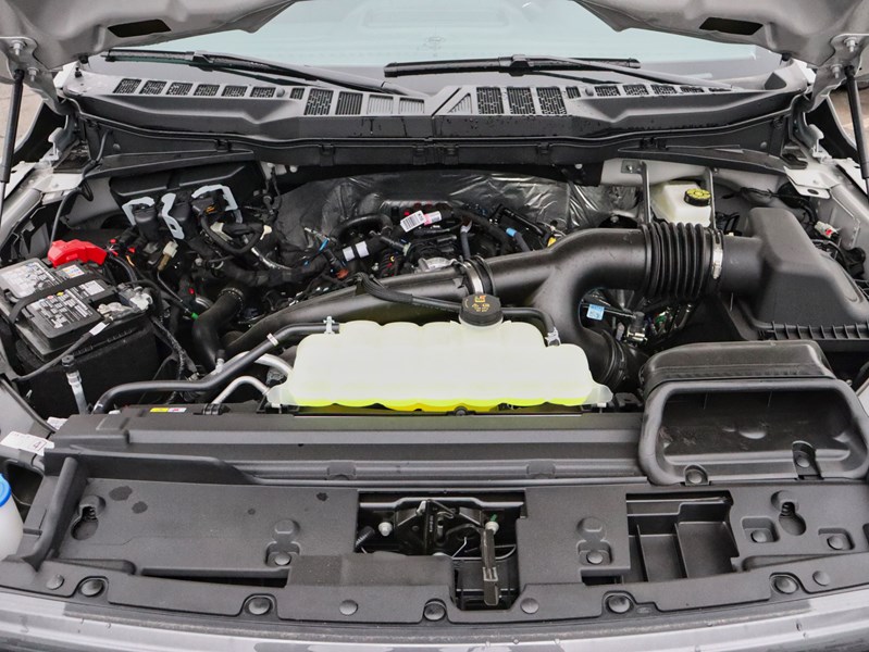 2026 Ford F-150 STX | 4X4 | 2.7L | 200B | 18s