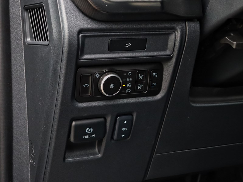 2026 Ford F-150 LARIAT | 4X4 | 3.5L | 501A | BLK PK | ROOF | TOW/H