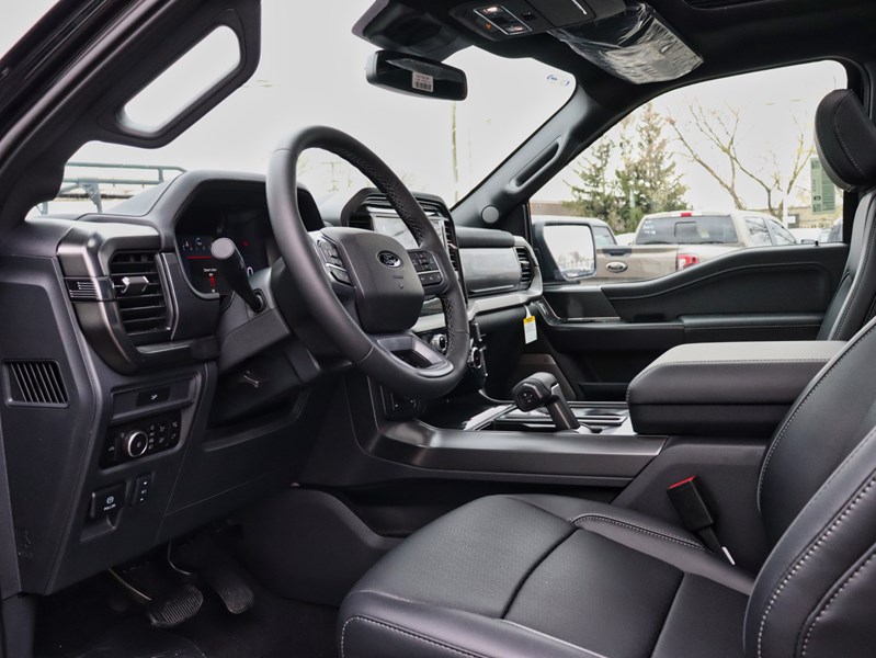 2026 Ford F-150 LARIAT | 4X4 | 3.5L | 501A | BLK PK | ROOF | TOW/H