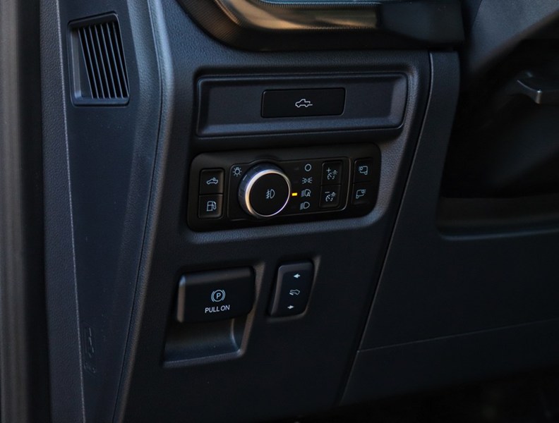 2026 Ford F-150 LARIAT | 4X4 | HYRBID |502A | BLK PK | ROOF| 7.2KW