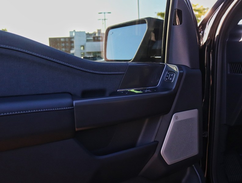 2026 Ford F-150 LARIAT | 4X4 | HYRBID |502A | BLK PK | ROOF| 7.2KW