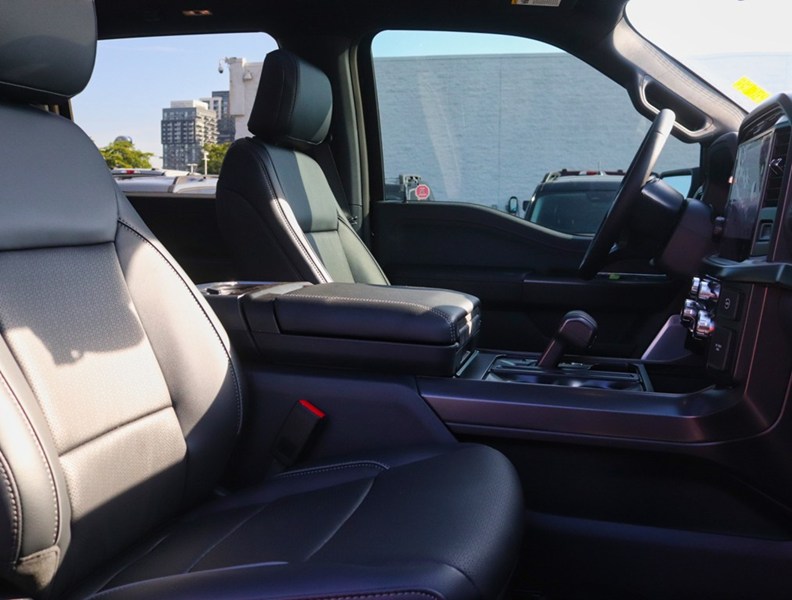 2026 Ford F-150 LARIAT | 4X4 | HYBRID | 502A | BLK PK | ROOF|7.2KW