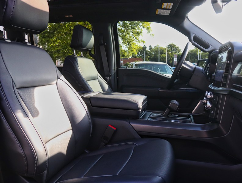 2026 Ford F-150 LARIAT | 4X4 | 5.0L | 502A | BLK PK | ROOF | BED U