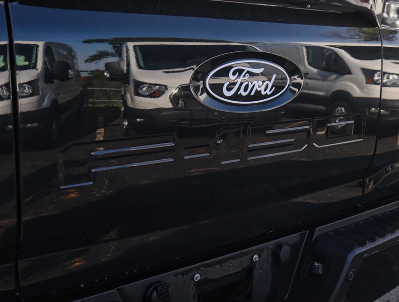 2026 Ford F-150 LARIAT | 4X4 | 5.0L | 502A | BLK PK | ROOF | BED U