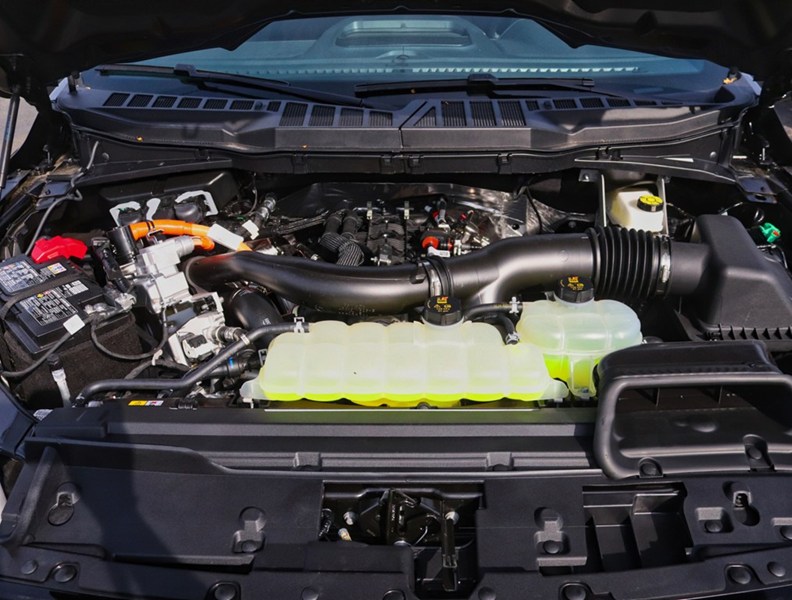 2026 Ford F-150 LARIAT | 4X4 | HYBRID | 501A | BLK PK |7.2KW| ROOF