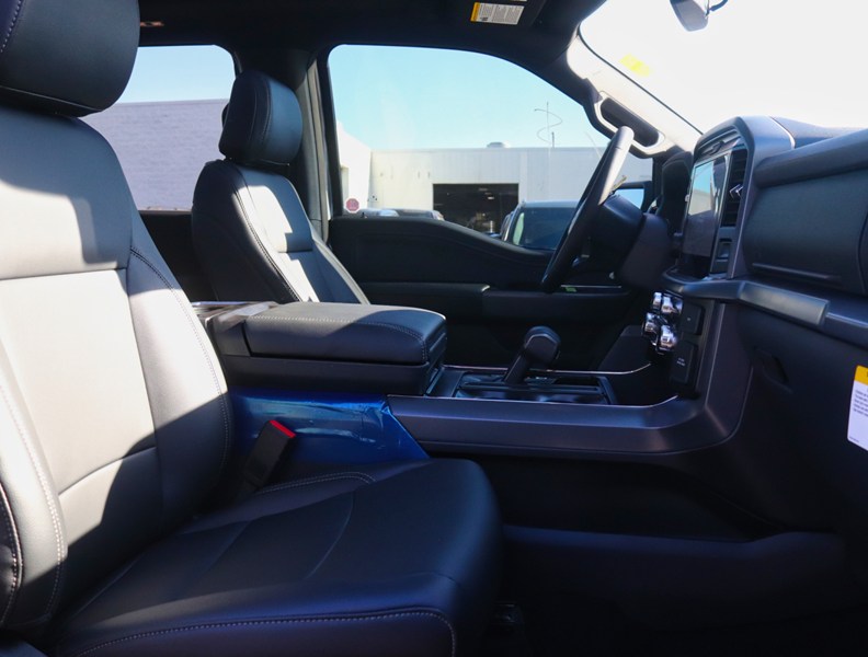2026 Ford F-150 XLT | 4X4 | 2.7L | 303A | BLK PK PLS | ROOF | BD U