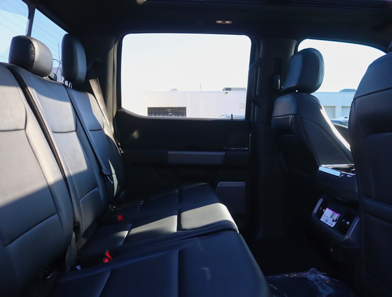 2026 Ford F-150 XLT | 4X4 | 2.7L | 303A | BLK PK PLS | ROOF | BD U
