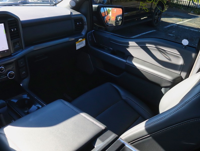 2026 Ford F-150 XLT | 4X4 | 2.7L | 303A | BLK PK PLS | ROOF | BD U