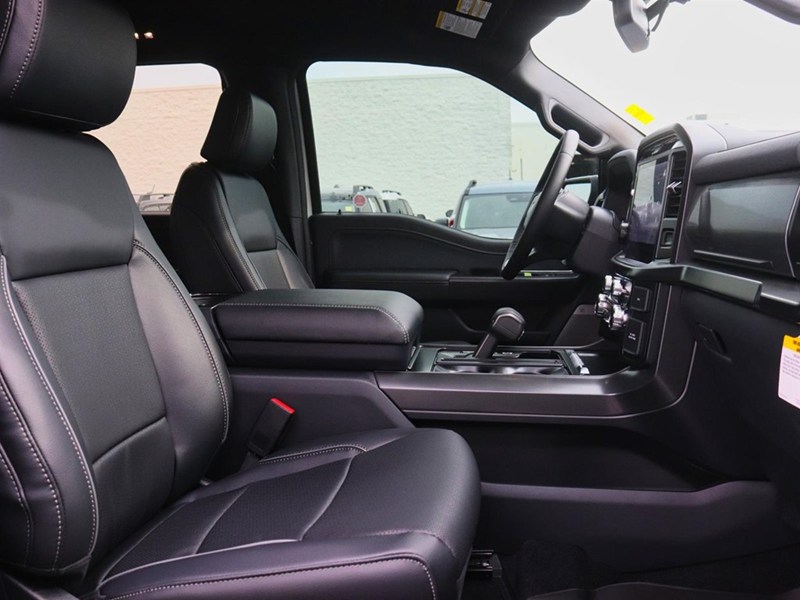 2026 Ford F-150 LARIAT | 4X4 | 3.5L | 501A | BLK PKG