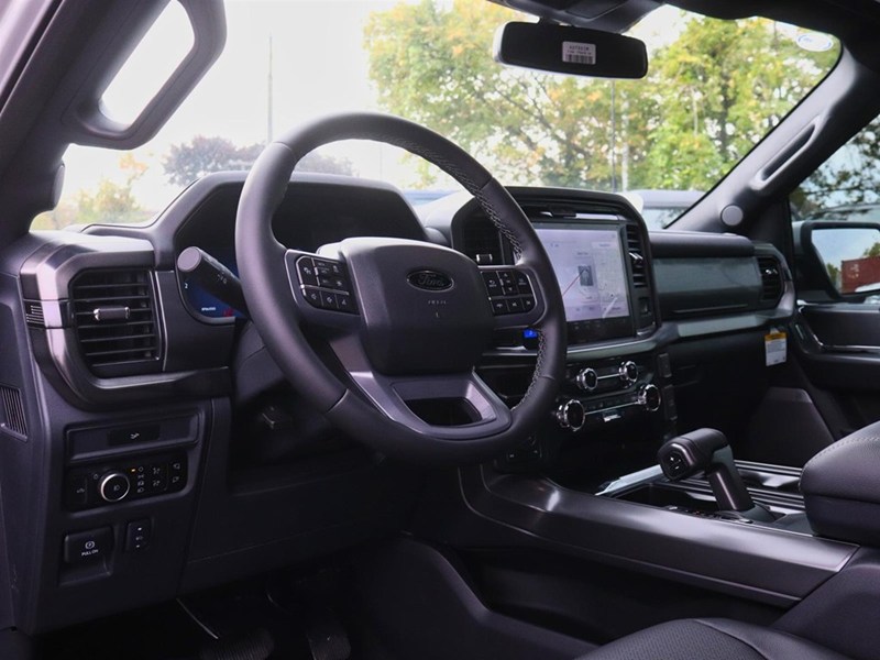 2026 Ford F-150 LARIAT | 4X4 | 3.5L | 501A | BLK PKG