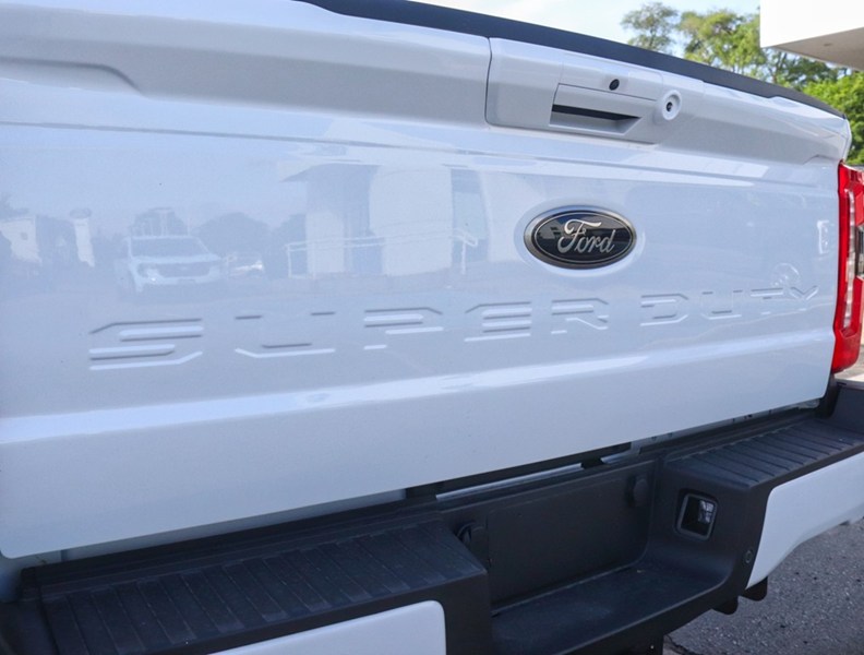 2026 Ford Super Duty F-250 SRW XLT | 4X4 | 6.8L | PREM PKG | BLK PKG | CONSOLE