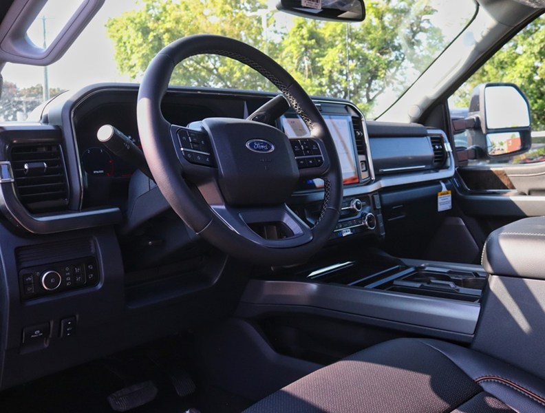 2026 Ford Super Duty F-250 SRW LARIAT | 4X4 | 6.7L | BLK PK | ROOF | 5th WHL