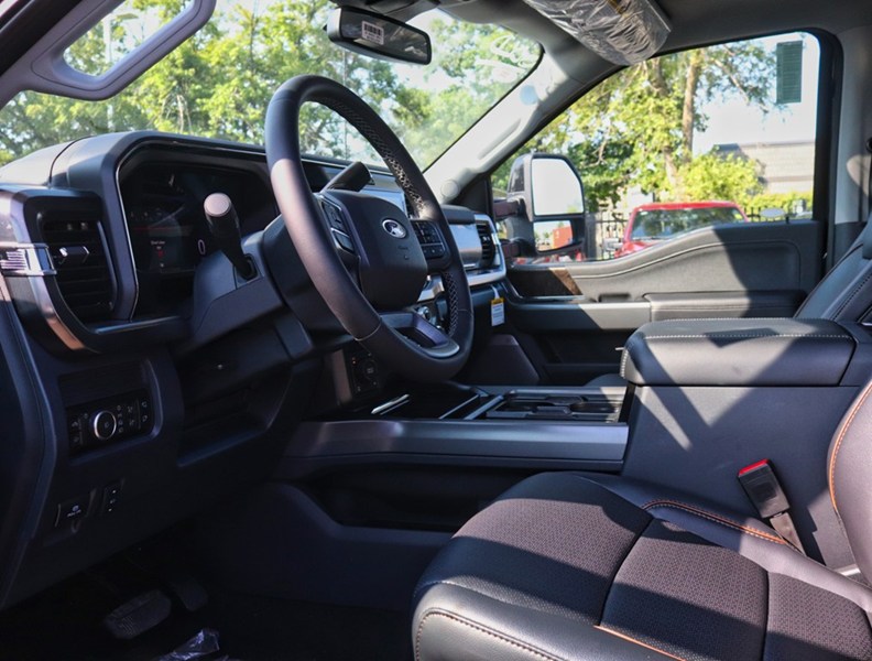 2026 Ford Super Duty F-250 SRW LARIAT | 4X4 | 6.7L | BLK PK | ROOF | 5th WHL