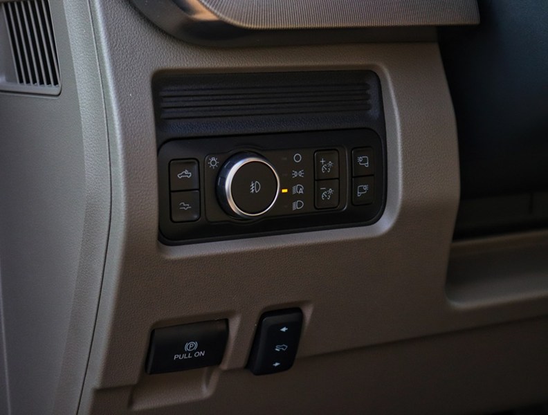 2026 Ford Super Duty F-350 DRW Platinum 4WD Crew Cab 8' Box