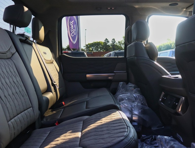 2026 Ford Super Duty F-350 DRW Platinum 4WD Crew Cab 8' Box