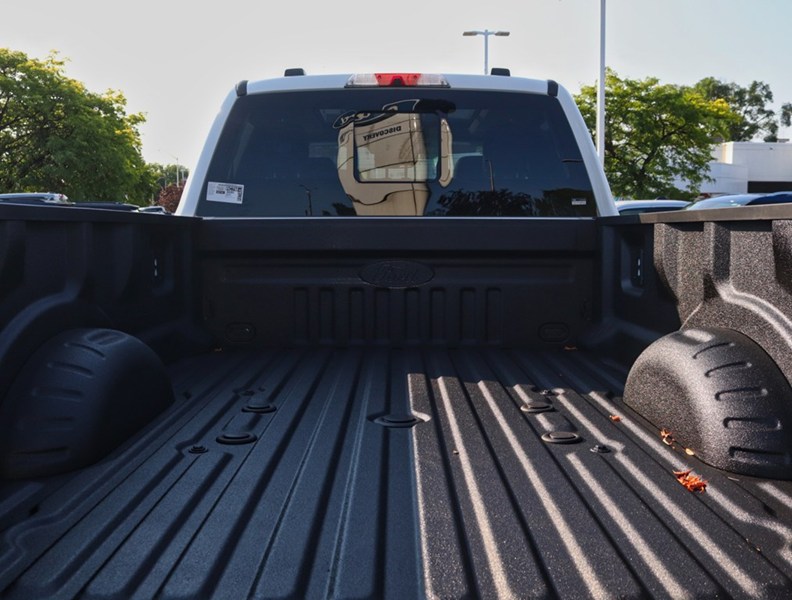 2026 Ford Super Duty F-350 DRW Platinum 4WD Crew Cab 8' Box