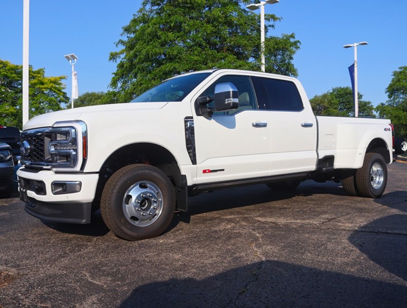 2026 Ford Super Duty F-350 DRW Platinum 4WD Crew Cab 8' Box