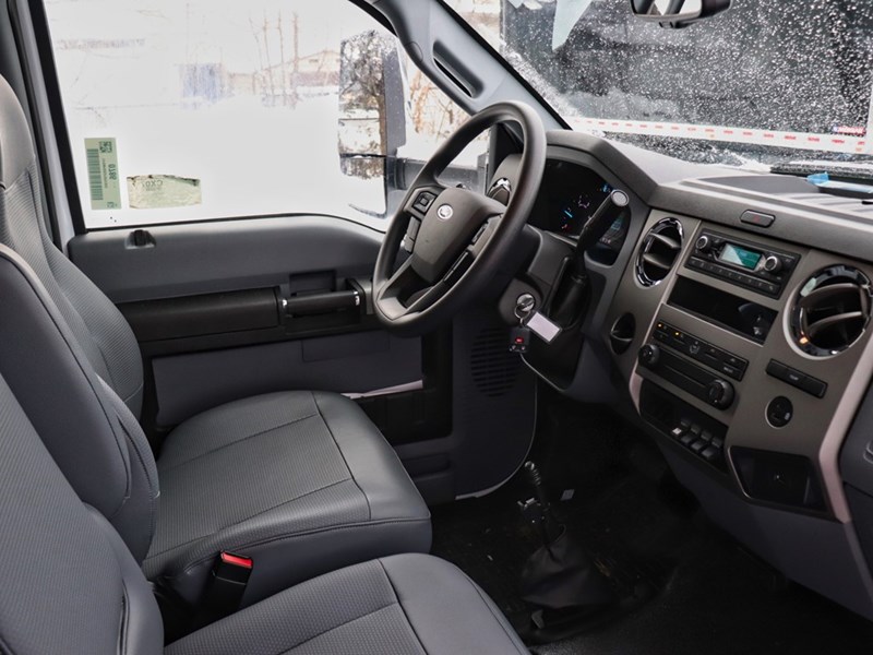 2026 FORD SUPER DUTY F-650 STRAIGHT FRAME Reg Cab