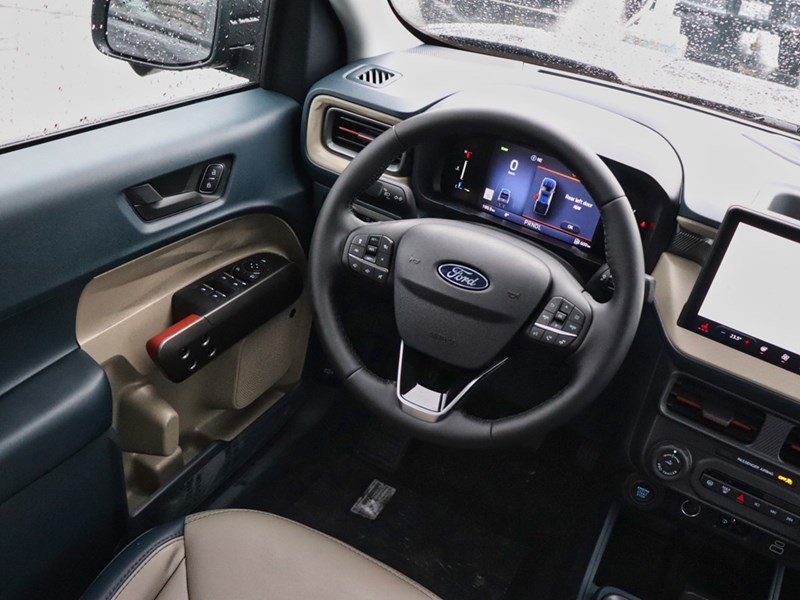 2026 Ford Maverick LARIAT | AWD | HYBRID | ROOF | 4K TOW | PWR SLD WI