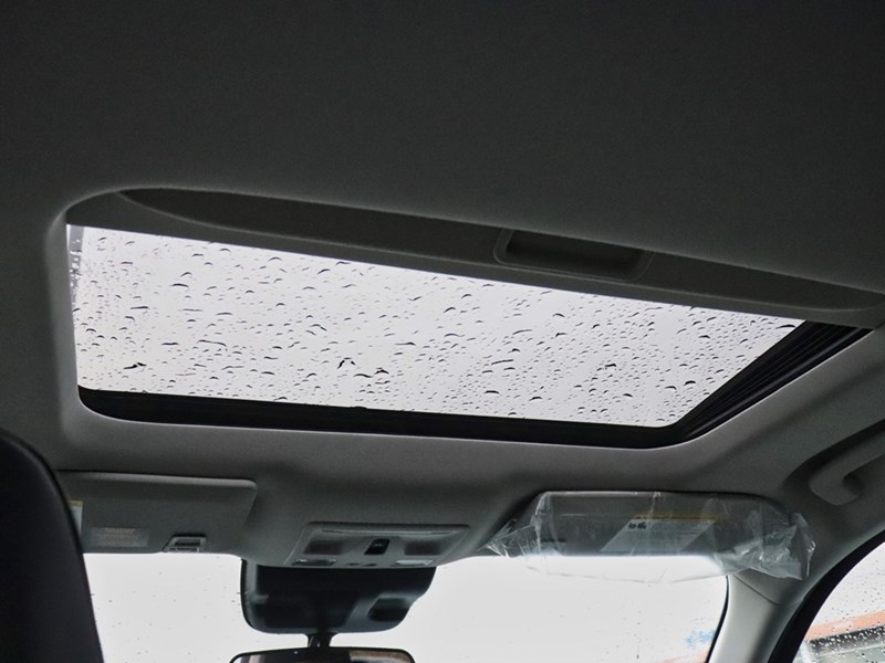 2026 Ford Maverick LARIAT | AWD | HYBRID | ROOF | 4K TOW | PWR SLD WI