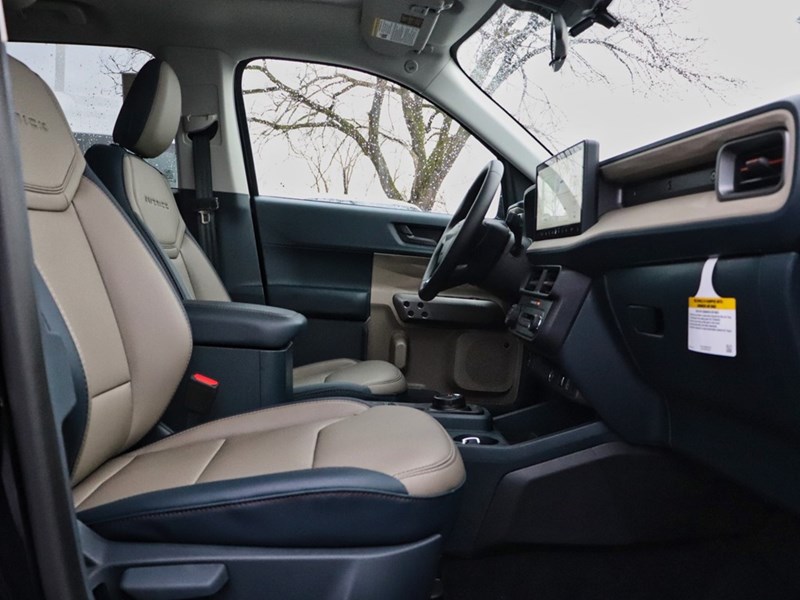 2026 Ford Maverick LARIAT | AWD | HYBRID | ROOF | 4K TOW | PWR SLD WI