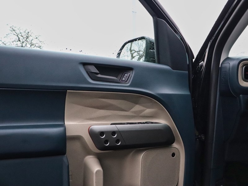 2026 Ford Maverick LARIAT | AWD | HYBRID | ROOF | 4K TOW | PWR SLD WI