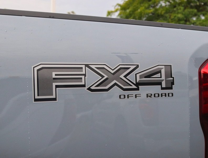 2027 Ford Super Duty F-250 SRW LARIAT | 4X4 | 6.7L | BLK PKG | ROOF | TLGT STEP