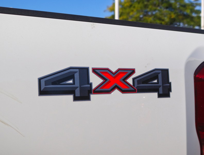 2027 Ford Super Duty F-250 SRW XLT 4WD Reg Cab 8' Box