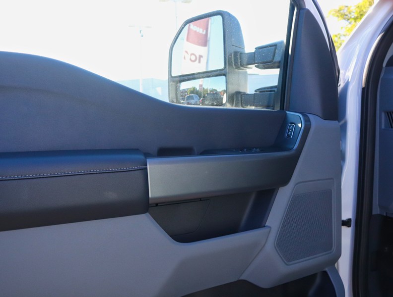 2027 Ford Super Duty F-250 SRW XLT 4WD Reg Cab 8' Box
