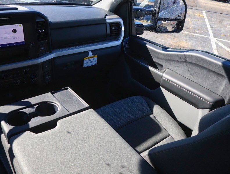 2027 Ford Super Duty F-250 SRW XLT 4WD Crew Cab 6.75' Box