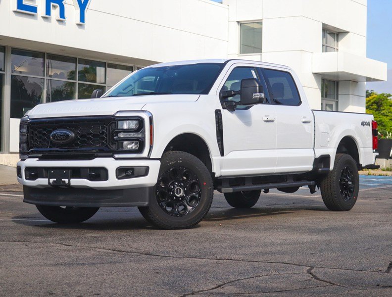 2026 Ford Super Duty F-250 SRW XLT | 4X4 | 6.8L | PREM PKG | BLK PKG | CONSOLE