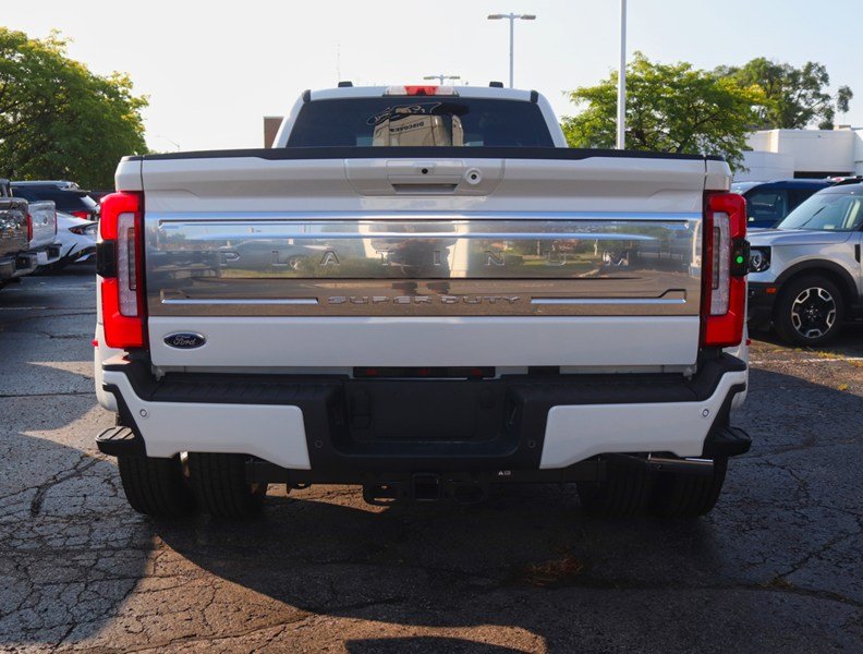 2026 Ford Super Duty F-350 DRW Platinum 4WD Crew Cab 8' Box
