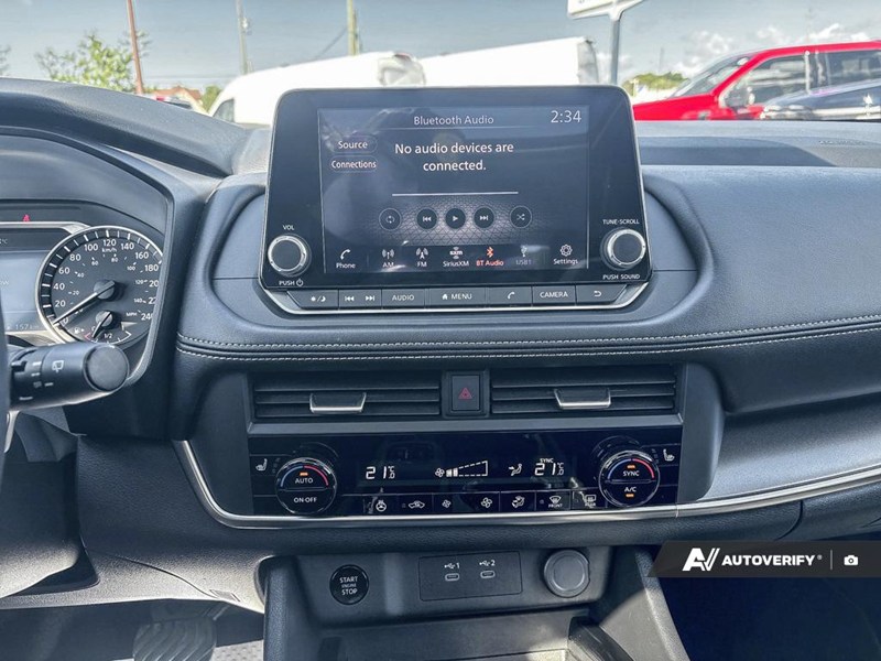 2024 Nissan Rogue AWD SV Moonroof