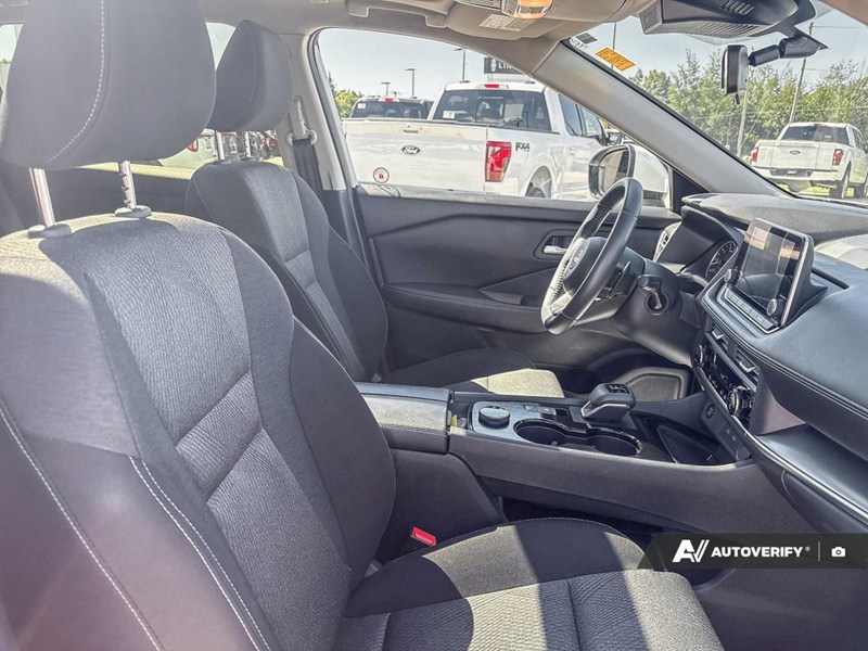 2024 Nissan Rogue AWD SV Moonroof