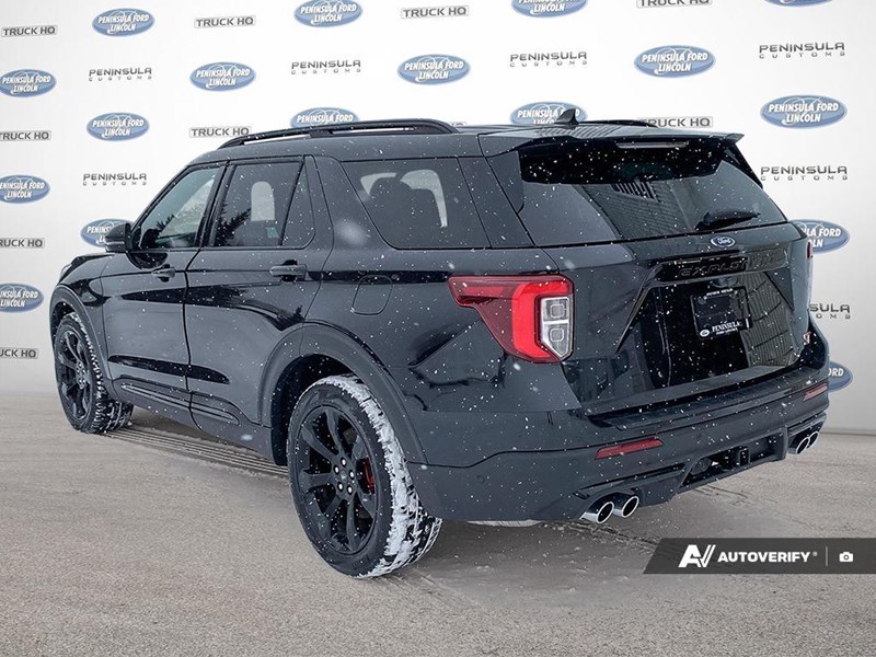 2023 Ford Explorer ST 4WD