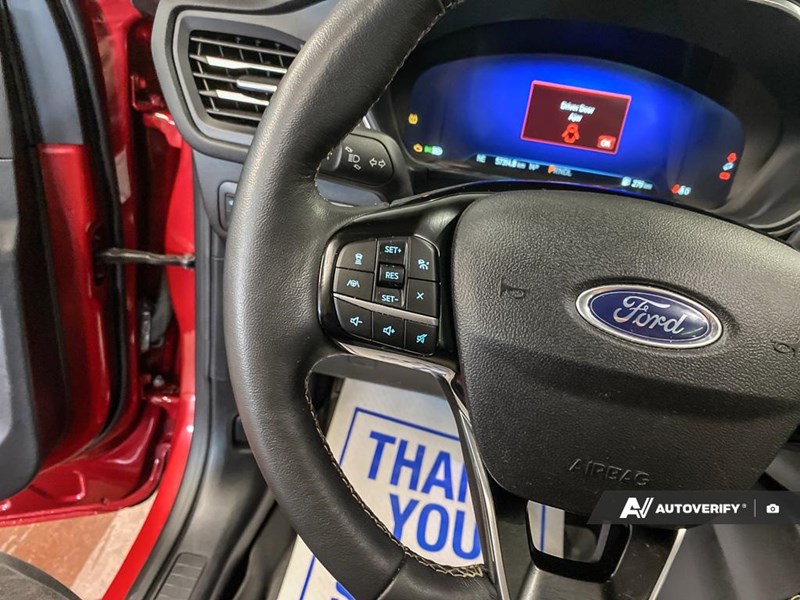 2022 Ford Escape Titanium Hybrid AWD