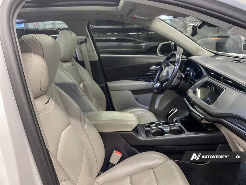 2020 Cadillac XT4 AWD 4dr Premium Luxury