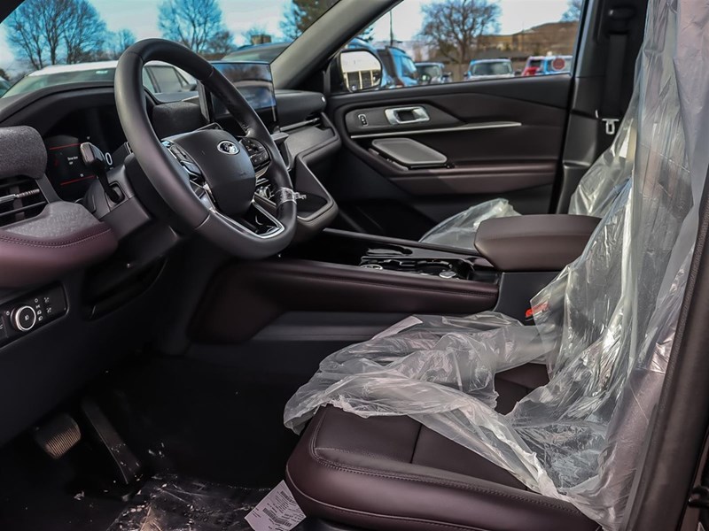 2026 Ford Explorer Platinum 4WD