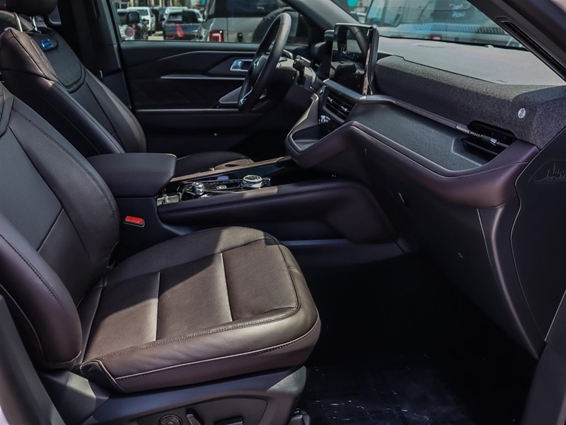 2026 Ford Explorer Platinum 4WD