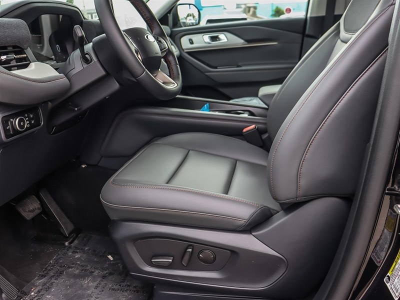 2026 Ford Explorer Active w/200A Pkg 4WD